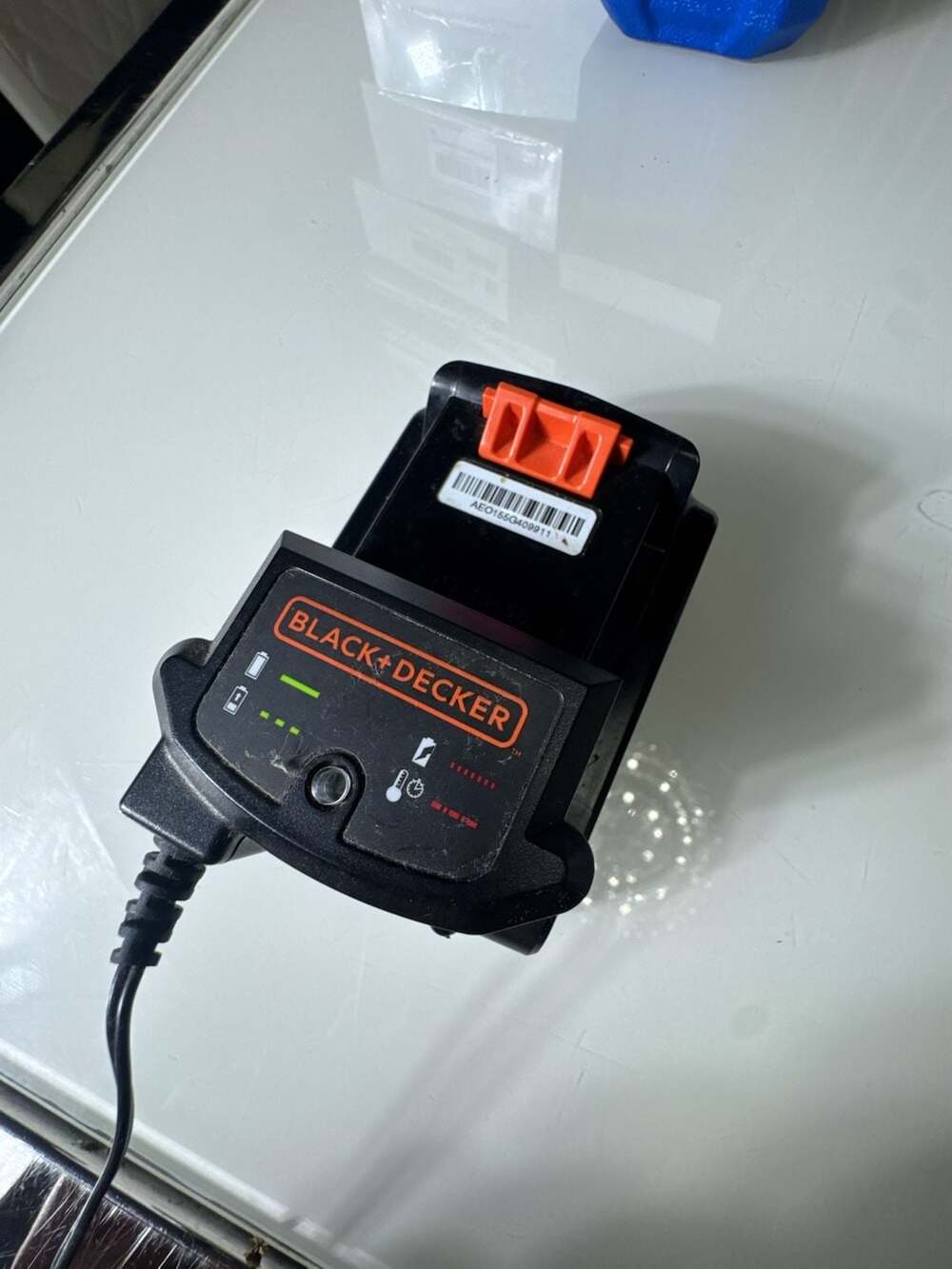 Genuine OEM Black & Decker LBXR20 3 PACK 20V LITHIUM BATTERIES & Charger